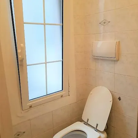 Madame Dera's Apartman